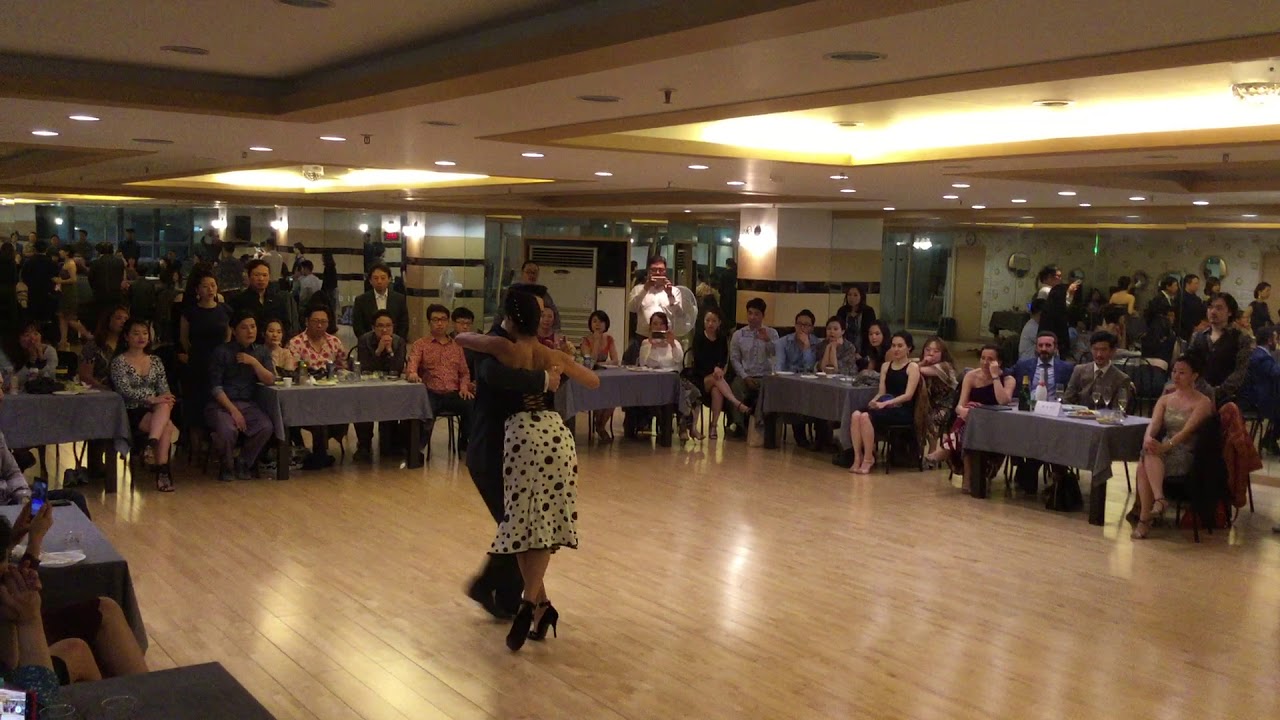 2017 Javier Rodriguez & Moira Castellano in Busan, 1/4