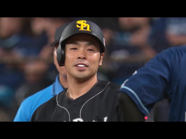 【8回表】巧みなバッティング!! ホークス・近藤健介 レフト前へ勝ち越しとなるタイムリーヒットを放つ!! 2025年7月30日 北海道日本ハムファイターズ 対 福岡ソフトバンクホークス