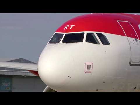 UK recruits airline cabin crew to do vaccinations