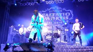 Augen zu Lyrics English Translation