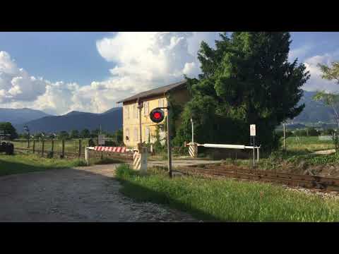 Passaggio a Livello FS 64 (Railroad Crossing) a Cornuda (TV)