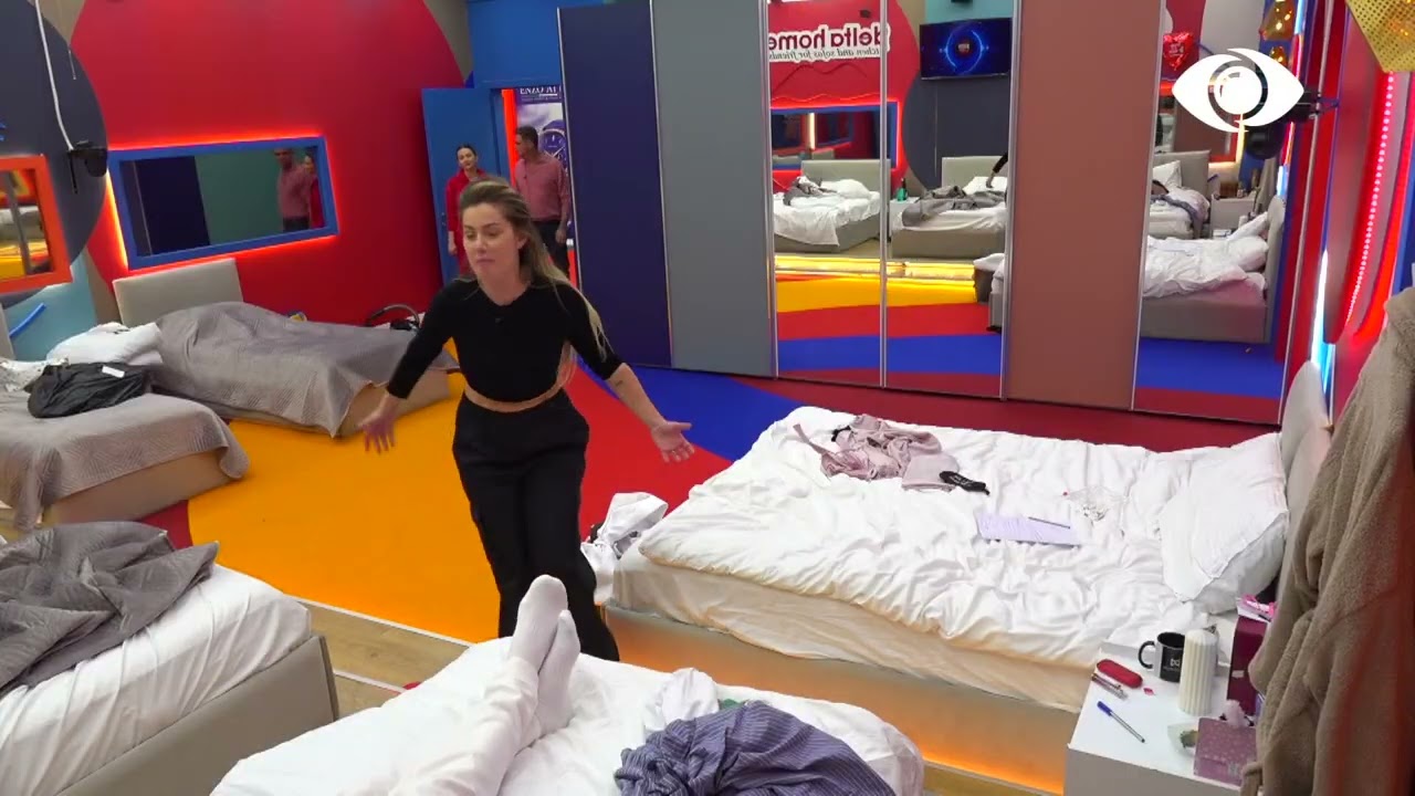 Na u hiq sysh/ Luizi-Armaldos: Për të mirën tënde, më mirë ik