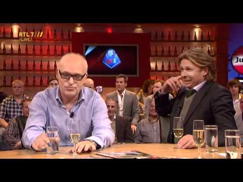 Voetbal International 04-04-11 - Gerard Joling en Wilfred Genee over de vijfde Topper
