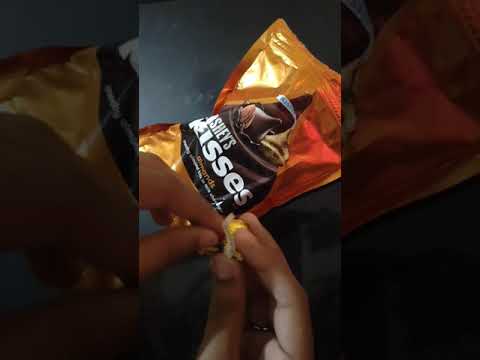 Hershey's kisses Almond bites.. new flavour chocolate review.. superb chocolate 🍫.. #viral #ytshorts