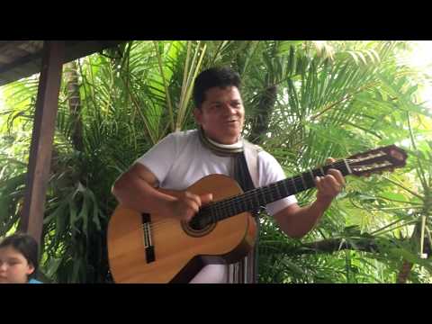 CORONA DE PLUMAS -  PEQUEÑO GIGANTE