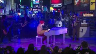 Justin Bieber &amp; Carlos Santana - Let It Be (2011 New Year&#39;s Rockin Eve) HD 720p