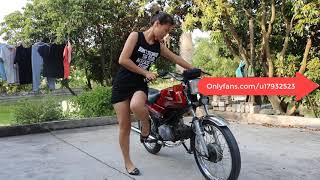 Download lagu Beautiful single mother struggles with a Honda WIN 100cc motorcycle mp3
