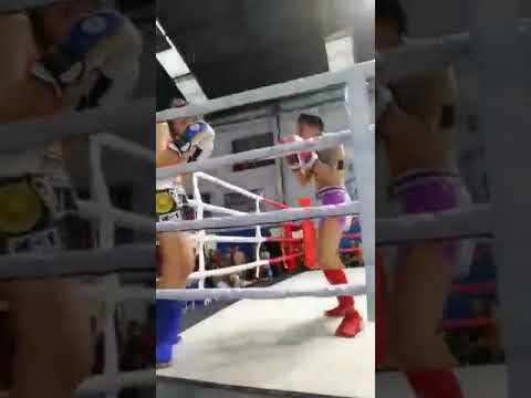 Nadia Rolon vs Julieta Fariña, Kickboxing, 3er Round