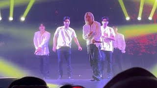 Download lagu AIVD Fancam - iKON Rhythm Ta at 2023 iKON World Tour TAKE OFF in JKT - 19.11.2023 mp3