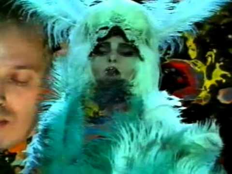 Siouxsie & The Banshees - Song From The Edge Of The World
