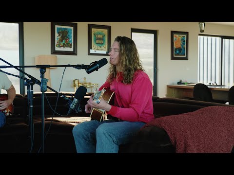 The VANNS - Accomplice (Live Lounge Room Session)