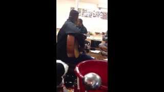 Koe solo e ongo NIUA lol