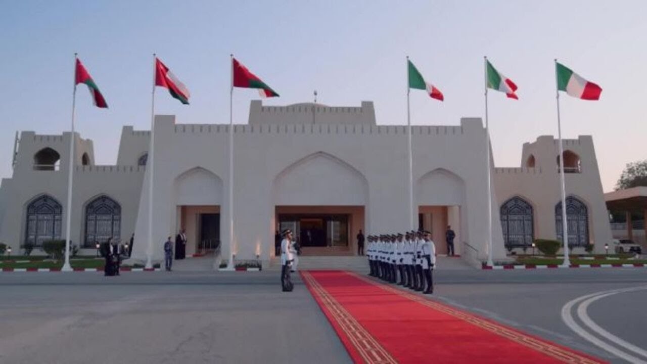 Meloni arriva in Oman, prima tappa della sua missione in Asia