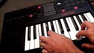 Video thumbnail for Korg Triton Taktile 25 midi controller/ stand-alone synth demo and review by Gearfacts