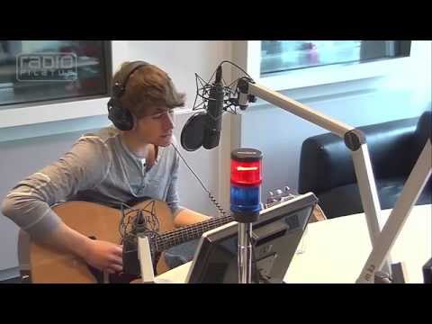 HIT600: Damian Lynn Unplugged