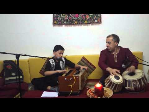 Amazing afghan boy singing berouw ke sakht