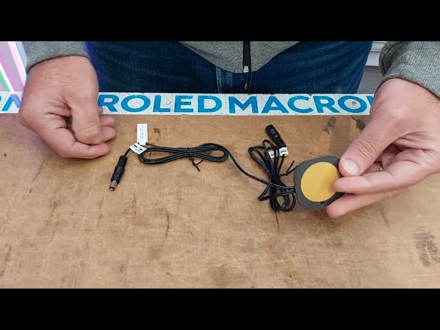 Vídeo relacionado con Opatiny Módulo de atenuación táctil de 36 W para tiras LED de doble color, interruptor de sensor inductivo de 12 V CC con carcasa cuadrada negra de 33 mm
