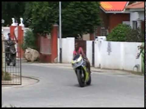 Grandi Yo Ft Killaweb - Amor pa hubentut - Atvertensia 2009.mpg