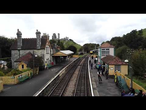 33111 arrives at Corfe Castle on the 21/09/2017.