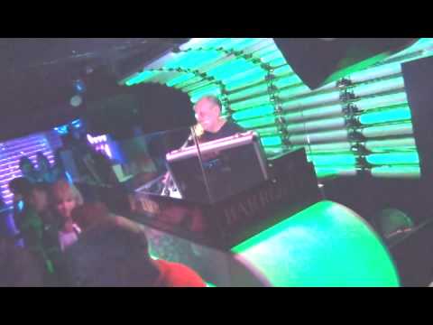 download lagu mp3 mp4 Cocodril Club, download lagu Cocodril Club gratis, unduh video klip Cocodril Club