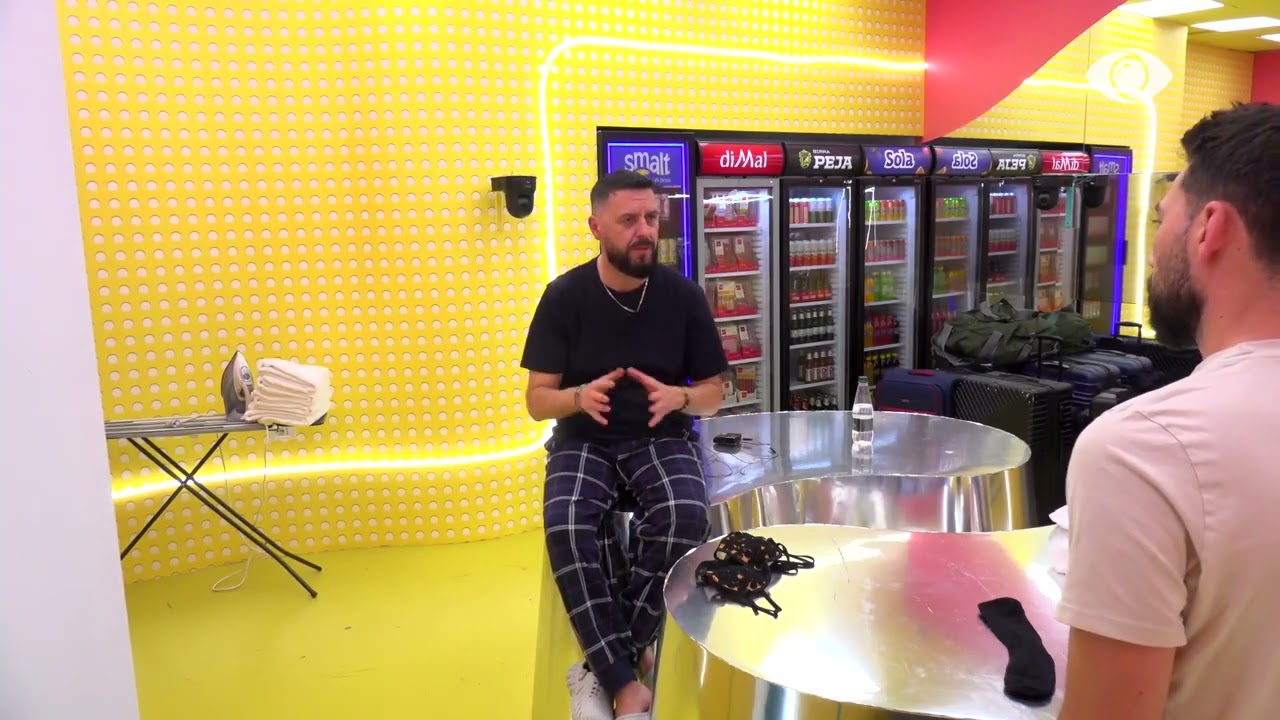 “Nesër, Erikun të parin”/ Angelo grupohet me Mirin në lavanderi, plan kundër banorit: Ti mbushim krevatin me…