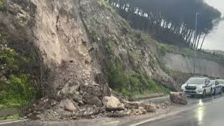 salerno-fragile-cede-costone-in-via-fra-generoso-traffico-in-tilt