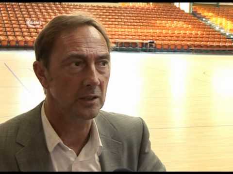 Anhalt Arena mit neuem Boden - RAN1