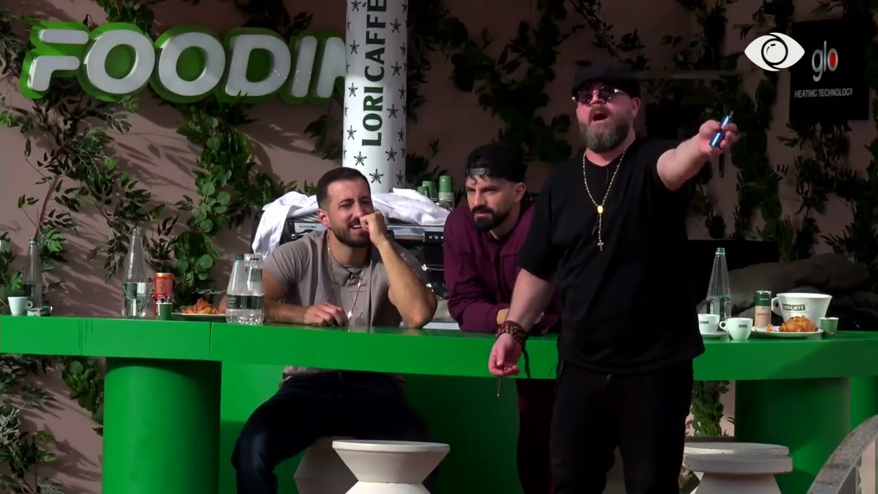 Debati Gerti-Rozana: Ti e di më mirë si mbahet mikrofoni se je këngëtare