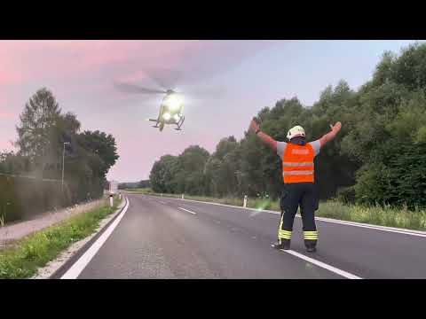 Feuerwehr Pöllau: Hubschrauberlandung und Start nach schwerem Verkehrsunfall auf der L406 (23.07.22)
