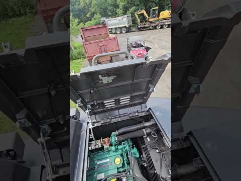 Demonstrating the Volvo EC160EL