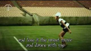 Macy Gray - Beauty in the world w/lyrics