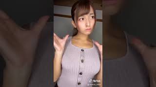 タンクトップの可愛いちゃんとぷるぷる