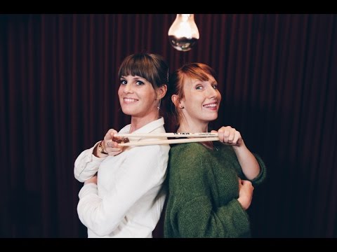 Studio Brussel: Linde krijgt drumles van Isolde