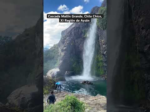 Cascada Mallín Grande, Patagonia, Región de Aysén, Chile 🇨🇱 #travel #trekking #patagoniachile