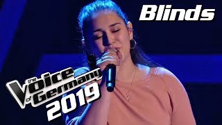 Whitney Houston - I Look to You (Freschta Akbarzada) | The Voice of Germany 2019 | Blinds