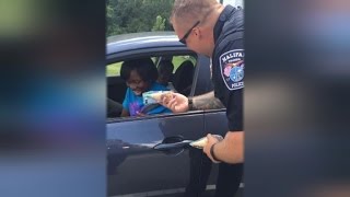 Cops Shock Drivers By Giving Them Ice Cream Instead of Traffic Tickets
