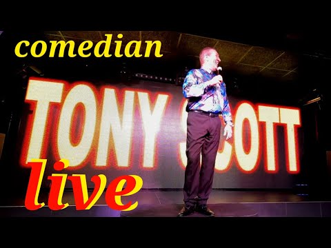 BENIDORM. Tony Scott LIVE, Comedy