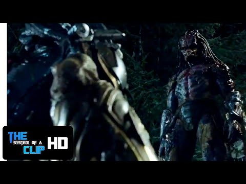 El Depredador (2018) | Mega Depredador vs. Depredador / Pelea en La Escuela - HD MovieClip