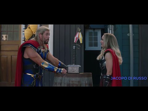 Thor parla con Mjolnir - Thor: Love and Thunder ITA