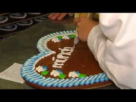 Oktoberfest: So werden die Wiesn Lebkuchenherzen gemacht