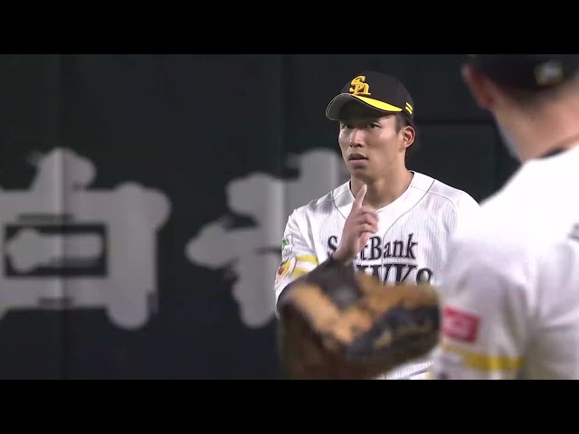 【8回表】華麗な身のこなし!! ホークス・野村勇 ピッチャーが弾いた打球をランニングスロー!! 2025年6月12日 福岡ソフトバンクホークス 対 読売ジャイアンツ