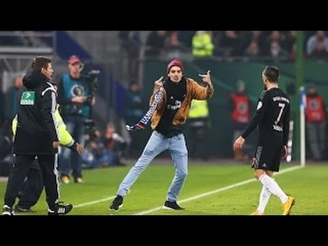 Franck Ribery was hit in the face with a scarf Thrown From Fan Hamburg vs Bayern
