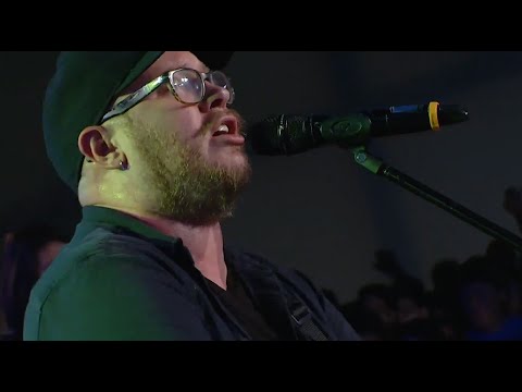 Chris McClarney - I Love Your Presence Jesus (Worship Medley)