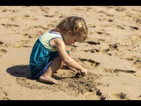 Crantock Beach Today | Nakai Running & Kayla Crawling