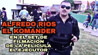 El Komander en el set EL EJECUTOR