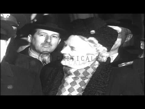 Winston and Lady Clementine Churchill disembark from RMS Queen Elizabeth in New Y...HD Stock Footage