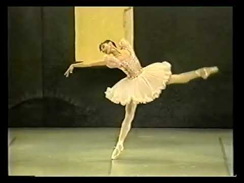 Altynai Asylmuratova, Valse from Petit's "Coppelia", Marseille (1995)