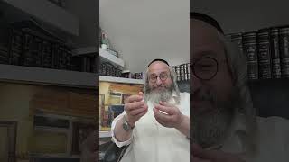 פונקען פון פייער🔥לקראת שבת פרשת ויקרא – חודש ניסן ה'תשפ"ו – החודש אשר בו ישועות מקיפות… (הרב מוטה פראנק) - התמונה מוצגת ישירות מתוך אתר האינטרנט יוטיוב. זכויות היוצרים בתמונה שייכות ליוצרה. קישור קרדיט למקור התוכן נמצא בתוך דף הסרטון