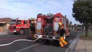 preview picture of video 'Fire Trucks Arriving at House Fire 05/08/06'