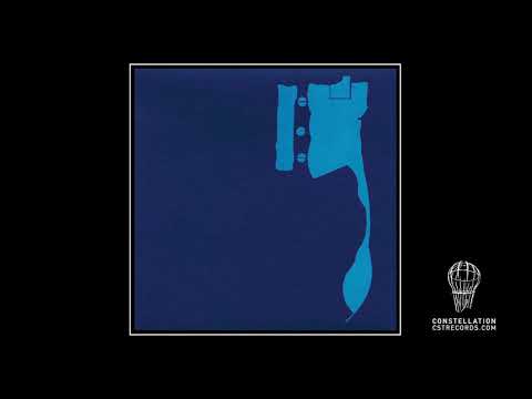 Video thumbnail for L’Espace au Sol Est Redessiné par d’Immenses Panneaux Bleus
